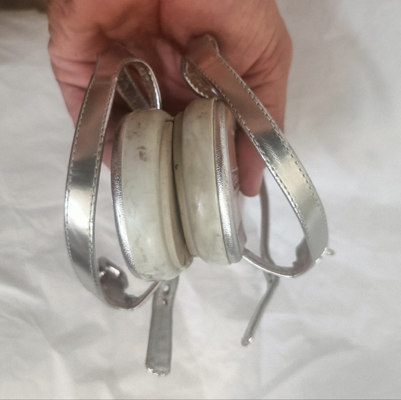 Prada Front Logo women's metallic Leather Thong Sandals size 38 - Picture 12 of 14